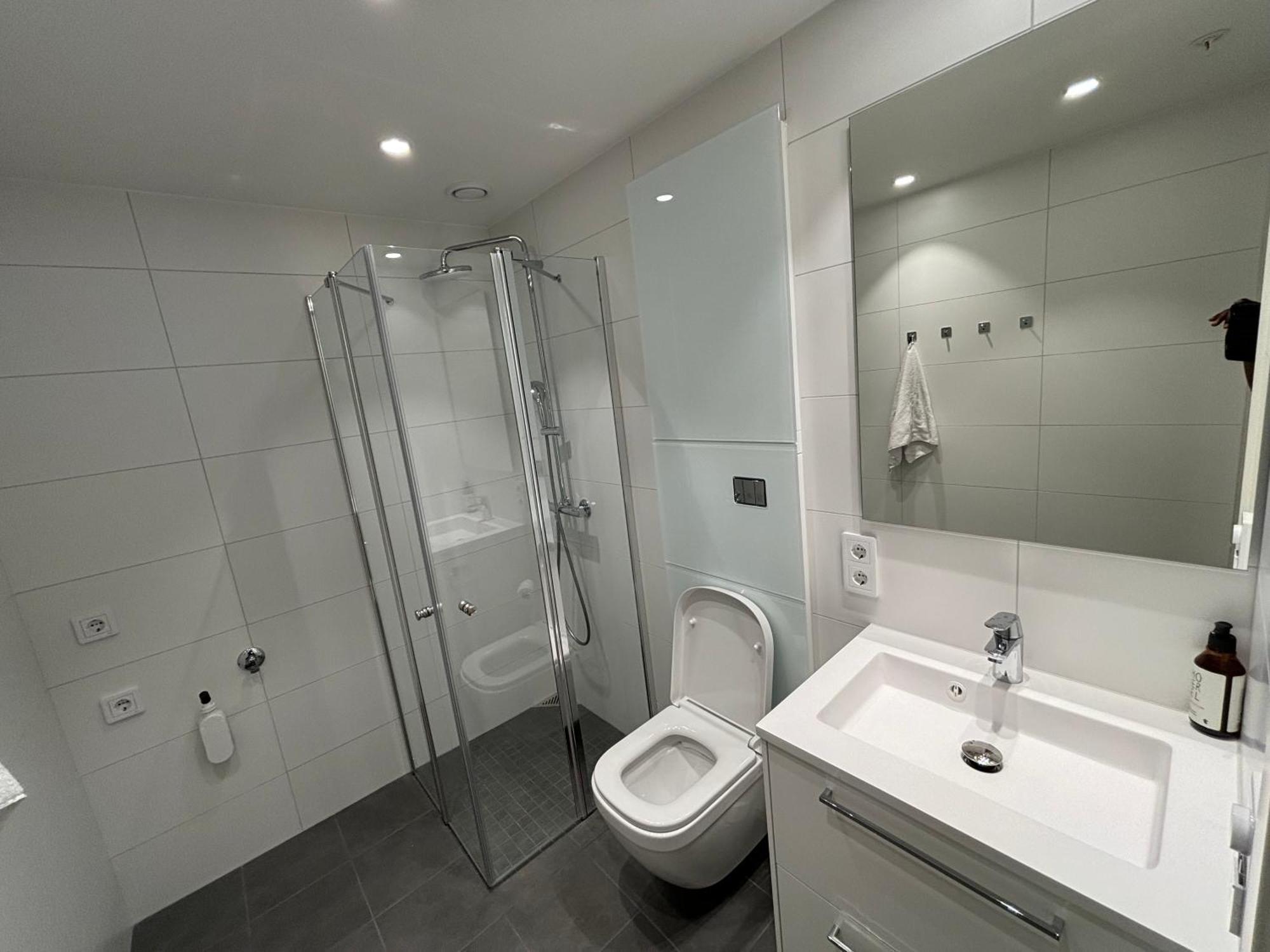 New Modern In Apartment *